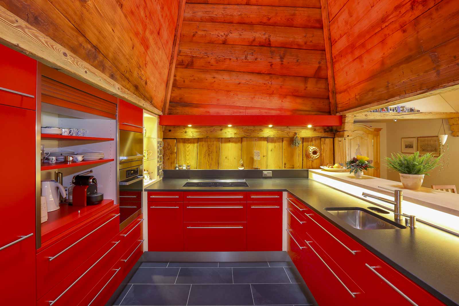 Wooddesign_Küche_rot_lackiert 1.2