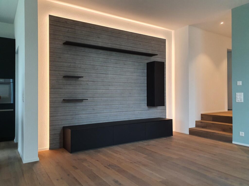 Wooddesign_Wohnzimmermöbel mit Schallabsorption_SwissKrono_indirekte LED-Beleuchtung_ Fernsehmöbel_Sideboard (6)